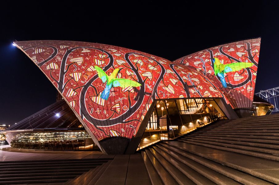 Lighting up Sydney Opera House Lighting up Sydney Opera House