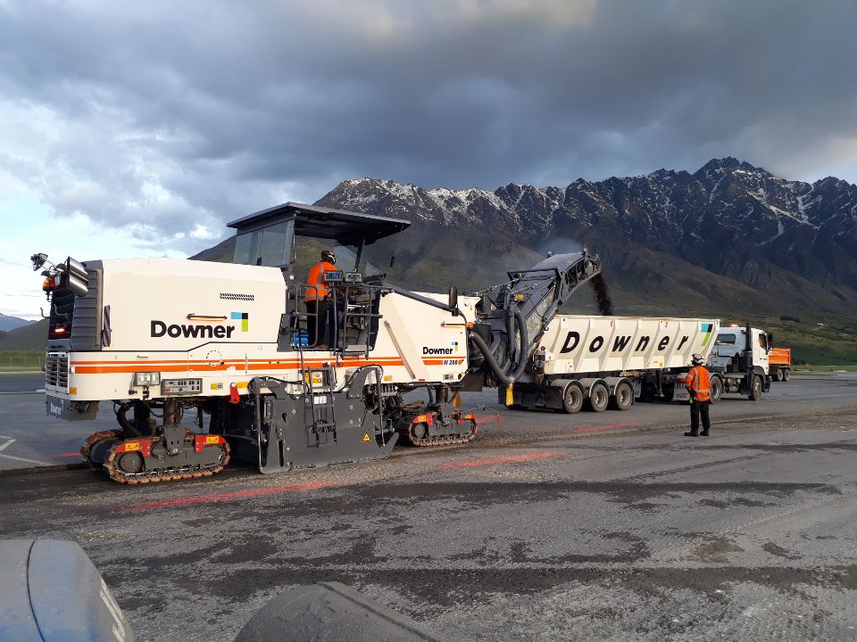 ‘Groundbreaking’ new low carbon asphalt used for Queenstown Airport resealing project