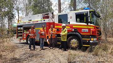 Quick thinking saves Greenbank homes from grass fire