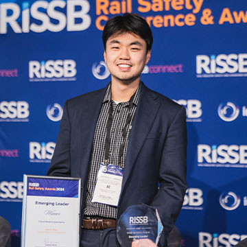 Jason Zhou awarded as Emerging Leader in Rail Safety